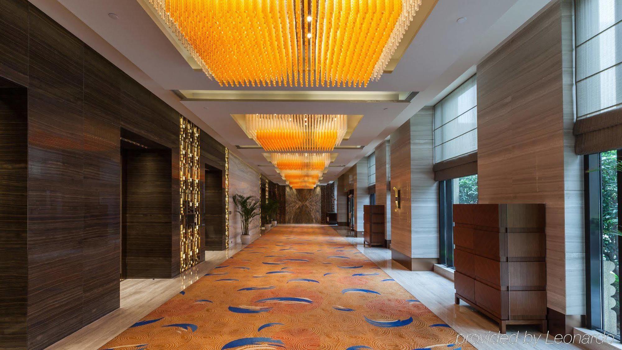 Holiday Inn Shanghai Hongqiao By Ihg Екстер'єр фото
